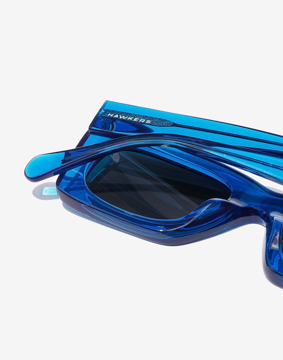 PAULA ECHEVARRÍA X HAWKERS - ELECTRIC BLUE LAUPER HAWKERS