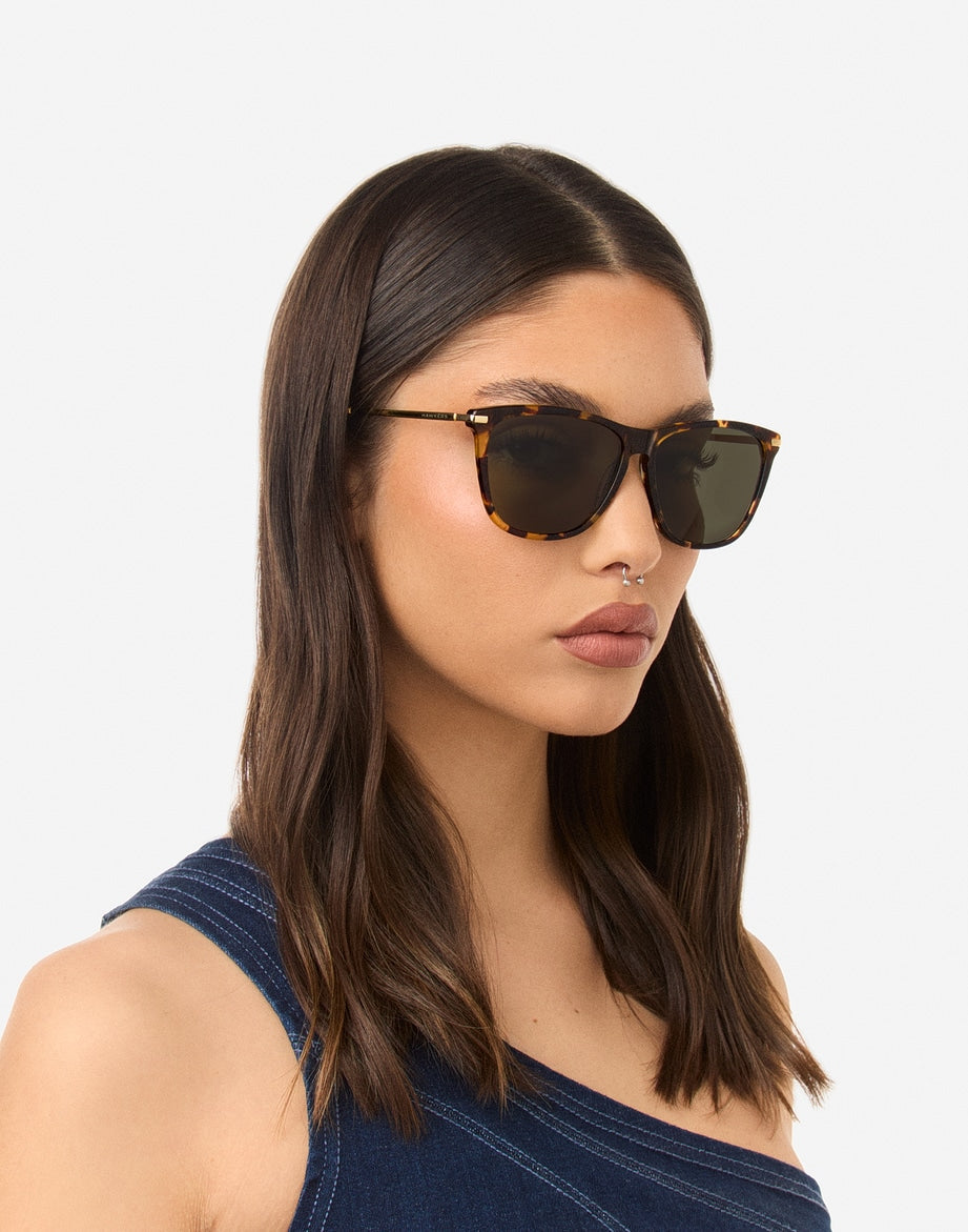 ONE CROSSWALK - BLACK MOSS Nwadri